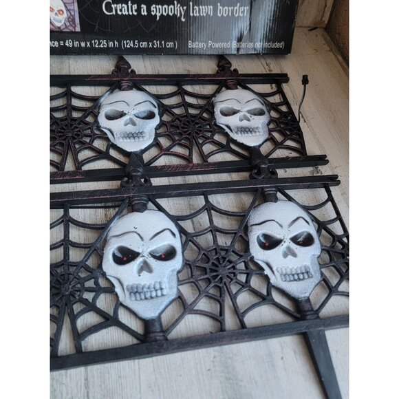 Gothic skull fence light up Halloween prop lawn decor home - Picture 4 of 10